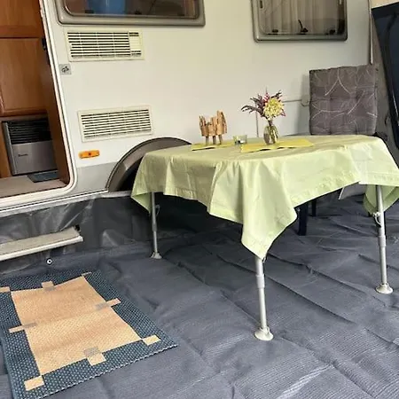 Schlaflodge Wohnwagen In Idyllischer Apartment